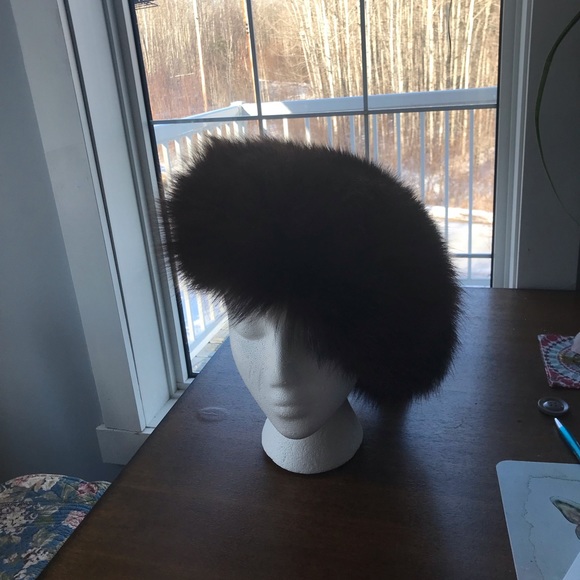 Glamorous Red Fox hat - Picture 2 of 4